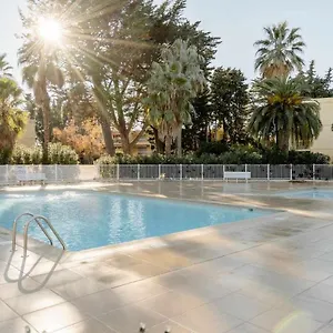 Appartamento Spacious At A 5 Min Walk From The